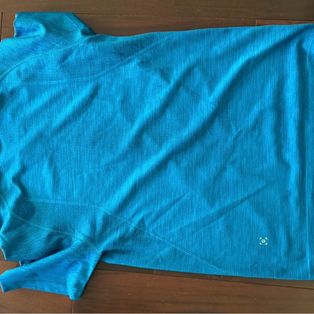 lululemon athletica Turquoise Short Sleeve Tee